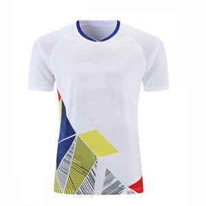 เสื้อยืดผู้ชายสีดำ แขนสั้น คอกลม ผ้าถัก ระบายอากาศดี สปอร์ต พิมพ์ลาย 3 มิติ ทรงปกติ โลโก้ที่คอหลัง ผ้า 180 กรัม - Product Image 3