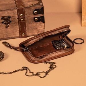 Porte-clés en cuir fait main de qualité supérieure avec coutures soignées et système de gestion des clés organisé, à prix raisonnable - Product Image 3