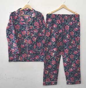 Conjunto de pijama de algodón con estampado de flores rosas Sanganeri, ropa de dormir suave de secado rápido, ropa de dormir india de algodón, conjunto de loungewear para mujer - Product Image 4