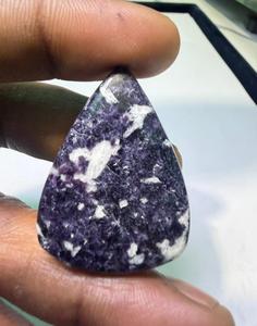 Lepidolita natural de alta calidad en cabujón, formas mixtas, venta al por mayor, piedras preciosas sueltas para la fabricación de pendientes colgantes de plata hechos a mano. - Product Image 2