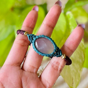 กำไลข้อมือทำมือประดับจี้เทอร์ควอยซ์ เชือกสีเขียวอมฟ้า ปรับขนาดได้ สไตล์วินเทจ โบโฮ เครื่องประดับบำบัดรักษา สำหรับทุกเพศ ยี่ห้อ HARI OM CREATIONS - Product Image 2