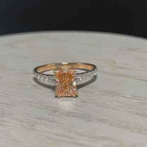 Bague de fiançailles en diamant rose radiant de laboratoire, argent 925 plaqué or 18 carats, pavé solitaire, tendance, cadeau surprise raffiné - Product Image 1