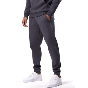 Ensemble de survêtement technique de basketball OEM personnalisé, coupe ajustée, uni, pour homme, avec capuche, idéal pour l'entraînement hivernal - Product Image 4