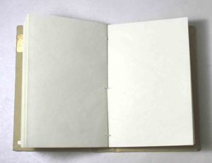 Carnet à couverture rigide fait main, motif Dots moderne, papier coton kaki clair recyclé, reliure collée avec feuille d'or, pour notes et journal intime - Product Image 3