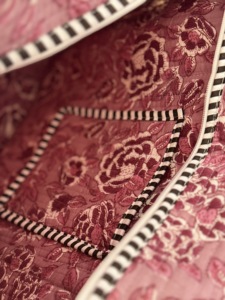 Bolso Tote Acolchado con Estampado Floral Rosa, Diseño de Paneles de Tela de Algodón, Estilo Elegante, Parte Superior Abierta, Bolso de Compras para Todas las Temporadas - Product Image 4