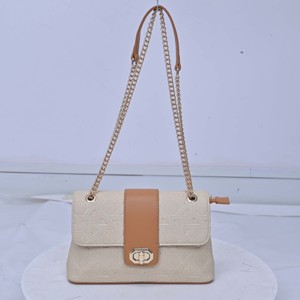 Sac à bandoulière pour femme en similicuir à motif géométrique tendance, avec deux chaînes de perles, fermeture à loquet, grand format, portable, idéal pour les voyages - Product Image 1