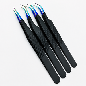 Pince à épiler professionnelle pour extensions de cils, en acier inoxydable noir de qualité supérieure, à pointe inclinée, pour un volume optimal - Product Image 3