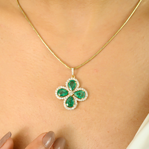 18K <b>Solid</b> Yellow <b>Gold</b> Emerald Clover <b>Pendant</b> with Diamond and Pearl Accents - Product Image 5