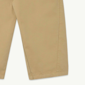 Confort de mouvement flexible avec fermeture à boutons et poches latérales, coupe confortable et décontractée, matière résistante à la décoloration et durable. - Product Image 4