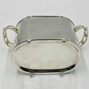 Cuba para Bebidas Ovalada de Metal Plateado Martillado con Patas de Bola, Asas Adornadas con Cuentas, Elegante Vajilla para Bodas y Fiestas - Product Image 5