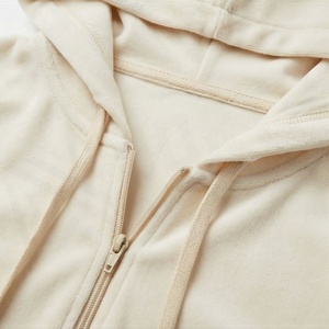 Conjunto de 2 Piezas para Mujer, Sudadera con Capucha y Pantalones Cortos de Felpa, Color Sólido, Informal, con Cierre y Bolsillo, Largo por Encima de la Rodilla, Corte Regular - Product Image 4