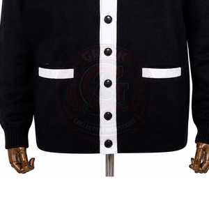 Cardigan en tricot noir à col en V pour femmes de la sororité grecque, avec broderie de la lettre Delta rouge, style preppy, manches longues, style varsity - Product Image 4