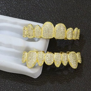 Grillz dentaires en laiton Iced Bling 20 dents, micro-incrustations de moissanite, pour le haut et le bas, pour fêtes et cosplay - Product Image 4
