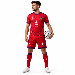 Ensemble d'uniformes de football personnalisés modernes pour les équipes de football jeunes et adultes, maillot respirant de haute qualité, shorts et chaussettes, logo de l'équipe - Product Image 2