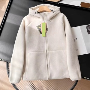 เสื้อกันลมแบบวินเทจสำหรับกิจกรรมกลางแจ้ง ระบายอากาศได้ดี อุ่นสบาย ผ้าฟลีซสองด้าน ปักโลโก้ตามสั่ง ซิปยาวเต็มตัว ใส่ได้ทั้งชายและหญิง - Product Image 2