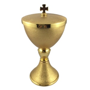 Ciborium en métal moderne pour la maison, produit d'église, gobelet à vin rond, assiette dorée couleur nouveauté gothique martelé, fournitures d'articles cadeaux - Product Image 1