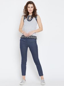Débardeur sans manches pour femme à pois avec col échancré et ourlet brodé – Tenue décontractée - Product Image 1