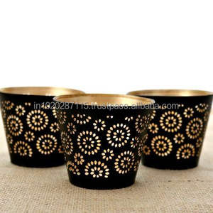 Bougeoir votif en fer avec motif floral élégant découpé au laser pour améliorer le charme dans la chambre à coucher ou les espaces de méditation - Product Image 2