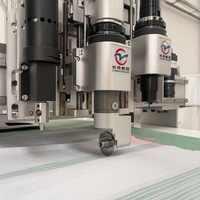 Machine de découpe de tissus CNC à alimentation automatique avec couteau oscillant pour rideaux, stores enrouleurs et stores zébrés