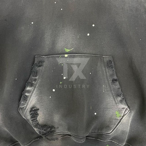 Sweat à capuche oversize en molleton noir délavé avec impression numérique de logo personnalisé - Product Image 2