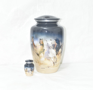 Urna Funeraria de Aluminio de Alta Calidad con Diseño de Caballo Estilo Americano para Cenizas Humanas Adultas con Capacidad de 220 Pulgadas Cúbicas - Product Image 2