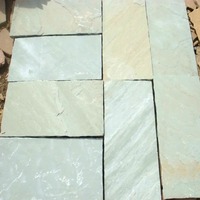Dalles et carreaux en pierre naturelle grès gris durable pour l'architecture de style patrimonial
