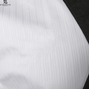Tenue d'entraînement de karaté pour hommes et jeunes avec tissu confortable, coutures durables et production sur mesure en usine 2026 - Product Image 4