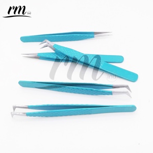 Pinzas de Aislamiento Curvas con Punta de Fibra RMI Professional, 5 Piezas, 45 y 90 Grados, para Extensiones de Pestañas, Color Azul - Product Image 5