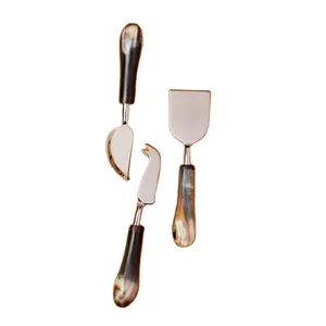 Ensemble de trois fromages élégants en métal avec poignées en corne antique Ensemble de couverts en corne métallique de dernière conception à prix abordables - Product Image 1