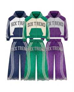 ชุดเซ็ตเสื้อฮู้ดครอปซิปประดับคริสตัลและกางเกงจ็อกเกอร์ทรงบาน สตรีทแวร์ สั่งทำโลโก้ได้ MOQ ต่ำ รับผลิตเสื้อผ้าแบรนด์ส่วนตัว - Product Image 1