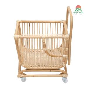 Poussette miniature en rotin naturel NHAT MINH pour bébés de 0 à 24 mois, chariot à poupée unisexe en bambou avec roues - Product Image 1