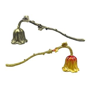 Lampe en laiton avec motif de fleur en forme de cloche, éteignoir à bougie, décoration intérieure, aromathérapie, décoration de la maison - Product Image 3