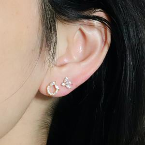 Pendientes de botón de oro rosa macizo de 14K con diamantes cultivados en laboratorio, diseño de mariposa, corte marquesa, triple racimo, para cartílago/concha, joyería para fiesta de compromiso - Product Image 4