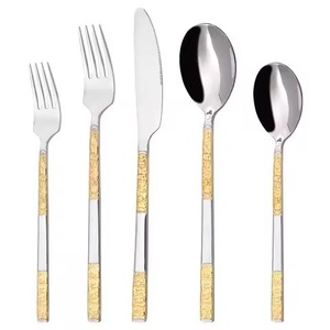 ชุดช้อนส้อมมีดสแตนเลสสตีลสำหรับโต๊ะอาหารหรูหรา ดีไซน์สวยงาม - Product Image 2