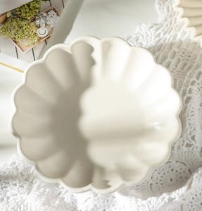 Luxury Ceramic <b>Candle</b> Vessel Wide Scalloped Bowl Heat Resistant Thick Wall Smooth Glaze Reusable Home Decor Multi <b>Wick</b> Holder - Product Image 4