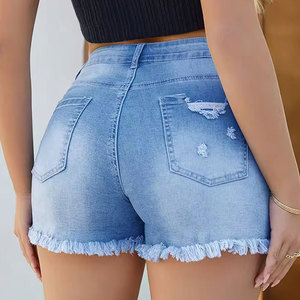 Tela transpirable con ajuste cómodo, perfecta para uso casual y diario. Shorts Mia para mujer. - Product Image 2