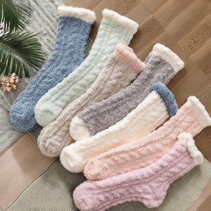 Chaussettes d'hiver épaisses en polaire corail pour femme, avec logo sur le revers, taille unique, pour usage quotidien, à la maison, au sol, pour la convalescence ou le sommeil, pour adulte - Product Image 1