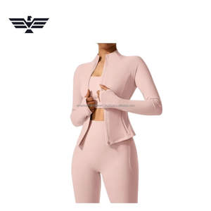 Ensemble de vêtements de sport respirant uni pour femmes, veste de sport zippée sans couture et leggings taille haute avec logo sur le devant - Product Image 4