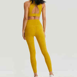 Ensemble de yoga 2 pièces pour femme Custom Fitness Gym, en nylon recyclé écologique, séchage rapide, leggings courts, tenue de sport pour femme - Product Image 2