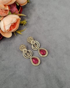 Pendientes elegantes con piedras preciosas en forma de lágrima, pendientes de diseño para mujer, joyería étnica para fiestas y celebraciones. - Product Image 2