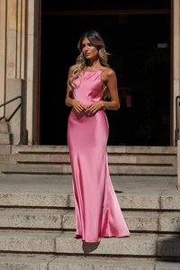 Vestido de Noche Maxi Elegante Rosa Satinado Largo hasta el Suelo con Tirantes Finos Sin Mangas Ajustado para Fiesta de Verano - Product Image 2
