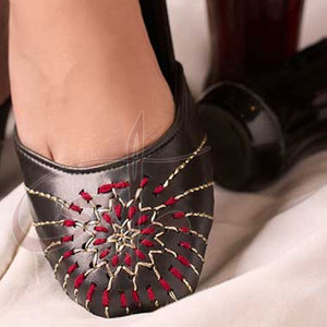 รองเท้าส้นกลางหนังแท้คุณภาพสูงน้ำหนักเบากันน้ำออกแบบได้ตามต้องการเทรนด์แฟชั่นใหม่ทำด้วยมือ khussas ทุกฤดูกาล - Product Image 6