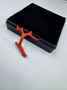 ลูกปัดปะการังแดงอิตาลีรูปทรงกิ่งไม้ พลอยดิบสำหรับทำเครื่องประดับ ปะการังรูปทรงต้นไม้ พลอยคุณภาพสูง - Product Image 2