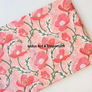 Tissu en coton imprimé traditionnel Jaipuri, coton cambriqué imprimé au bloc 60x60, tissu en coton à motifs. - Product Image 4