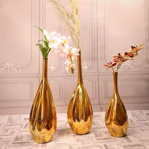 Florero de Hierro Premium para Decoración Sofisticada del Hogar y Presentación Floral Elegante - Product Image 1