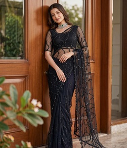 Sari indien traditionnel ethnique de créateur pour mariage, avec broderie en résille lourde et travail de sequins, pour femme, coupe tendance - Product Image 1