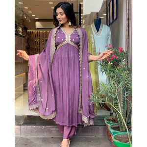 Magnifique ensemble robe, dupatta et bas Alia Cut pour les fêtes, taille XL - Product Image 4
