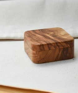 Morden Luxury <b>Dice</b> <b>Set</b> With tha smooth Finish <b>Dice</b> and Box Minimalist Design For Indoor Use Living Room Decor - Product Image 1