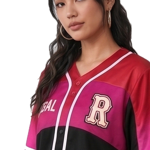 เสื้อเบสบอลผู้หญิงสั่งทำขายส่งแบบ OEM ติดกระดุม เสื้อเบสบอลผู้หญิงแห้งเร็วแบบติดกระดุม - Product Image 5
