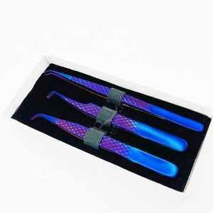 Pince à épiler pour extensions de cils en acier inoxydable plaqué plasma bleu, poignée diamant, 3 pointes différentes et emballage en boîte cartonnée, ensemble de pinces. - Product Image 4